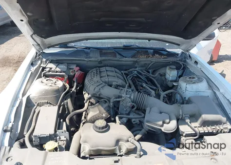 2014 Ford Mustang V6 z USA, uszkodzony, nr VIN 1ZVBP8AM0E5217012